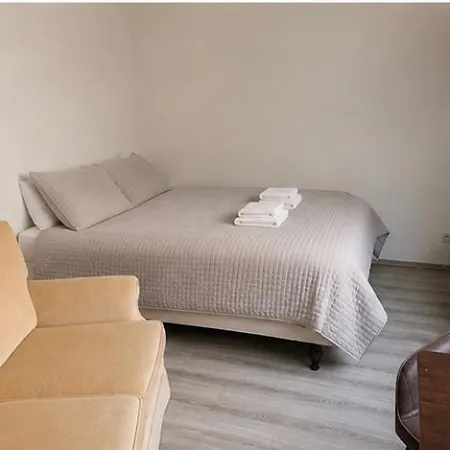 アパート Modernes Mit Privater Dachterrasse In *